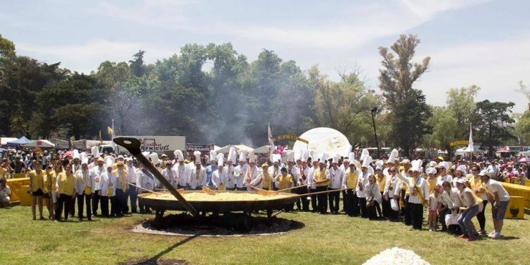 26ª Fiesta de la Omelette Gigante Gratuita de Pigüé