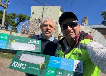 Saldungaray se ilumina esta noche! Nuevas luminarias LED en rotonda de FRAPAL y salida gracias a la Cooperativa y Vialidad Provincial