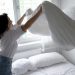 ¿Cada cuánto se tienen que lavar las sábanas? Los secretos del bioma de la cama y sus efectos en el descanso