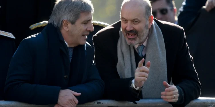 El Gobierno avanza con una agresiva agenda de privatizaciones de empresas clave de transporte y energía