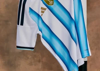 Se dio a conocer la camiseta que utilizará la Selección argentina en el Mundial 2026