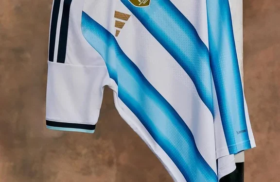 Se dio a conocer la camiseta que utilizará la Selección argentina en el Mundial 2026