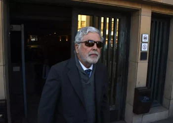 Julio De Vido se entregó en Comodoro Py y quedará detenido por la Tragedia de Once