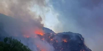 Un incendio en Epuyén arrasó más de 200 hectáreas y la Justicia de Chubut investiga las causas