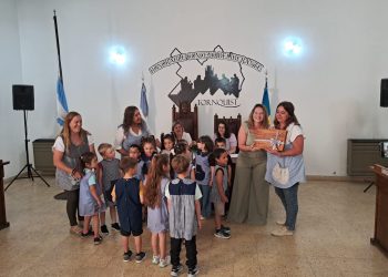 Acto de reconocimiento al Jardín de Infantes N° 905 en el H.C.D. de Tornquist