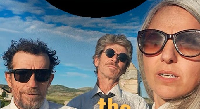 “Música bajo un Puente”: Trío autogestivo fusiona arte y naturaleza con un llamado al diálogo comunitario