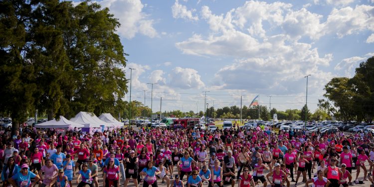 Más de 5.000 personas participaron en la 3era edición de la carrera “Amo Mis Mamas” en Ensenada