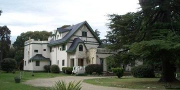 Explosión en hotel de Villa La Arcadia: Bomberos Voluntarios de Sierra de la Ventana en alerta