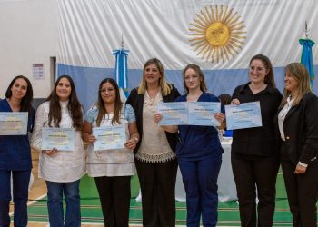 Informe de Sesión Extraordinaria de entrega de Diplomas a Abanderados y Escoltas de las Escuelas del Distrito de Tornquist