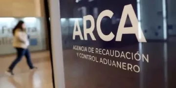 La recaudación tributaria cayó en noviembre por cuarto mes consecutivo