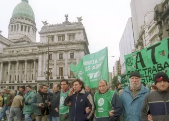ATE para este martes contra la reforma laboral que impulsa Milei y los trabajadores estatales marchan al Congreso