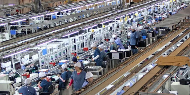 Reforma laboral: las asignaciones familiares podrían modificarse según un informe