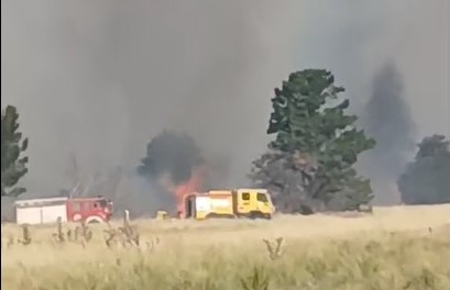 Alerta máxima: Se descontroló el incendio en el Dique Paso de las Piedras y trabajan seis dotaciones