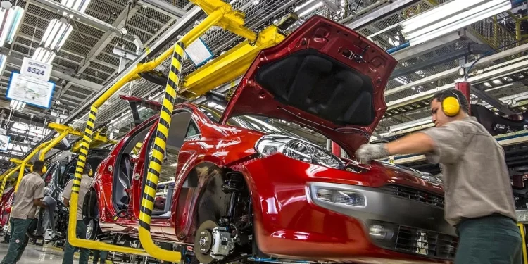 La producción automotriz sigue sin repuntar: cayó casi un 30% en noviembre
