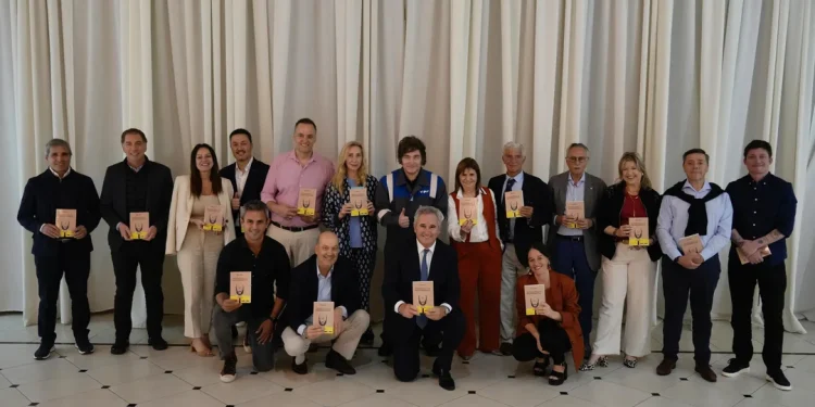 El gobierno aumentará los salarios de los ministros y funcionarios