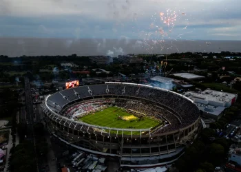 River anunciará a fines de enero que techará el Monumental y que aumentará la capacidad a 100 mil espectadores