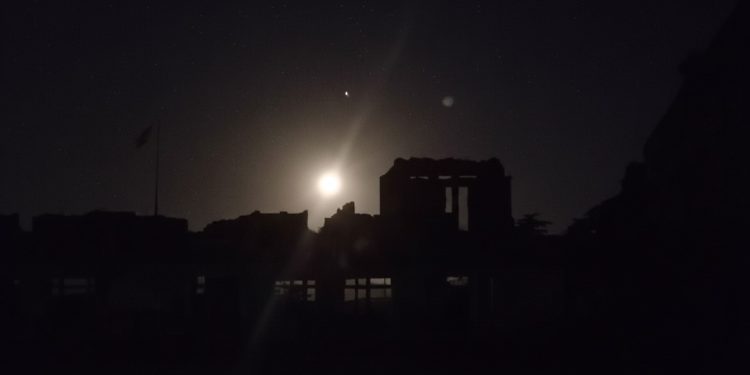 Misterio bajo la luna llena: Exitoso debut de las excursiones paranormales en las ruinas del Ex Club Hotel