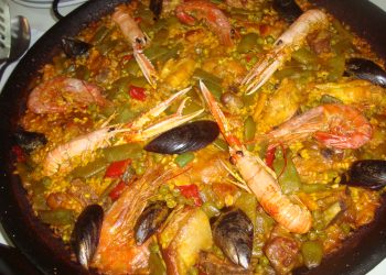 Dónde nació la paella: los campos valencianos, el fuego vivo y un plato reinventado como símbolo nacional