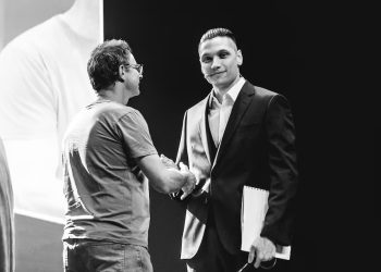 Magia con sello propio: Sierra de la Ventana celebra el Día del Mago de la mano de Agustín Canolik