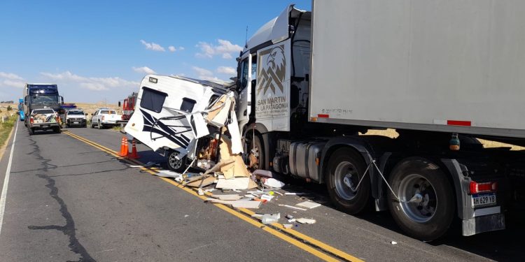 Accidente en Ruta 51: Desprendimiento de casilla rodante deja un transportista herido