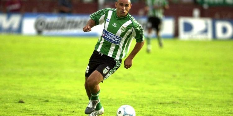 A 20 años de la partida de José Luis “Garrafa” Sánchez: El 10 que eligió el barrio por sobre la gloria financiera