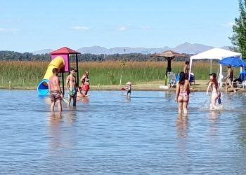 Ilusión que llega por agua: Los Reyes Magos celebran su 37ª edición en la Laguna “Las Encadenadas”