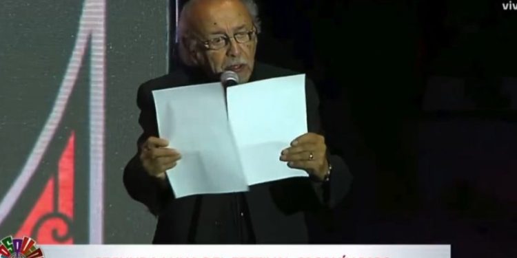 Dura crítica en el Festival de Cosquín a Milei: «Del político que se cree un león y es apenas una rata gritando desaforado»