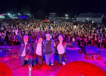 Sierra de la Ventana vibró en una noche de ensueño: Los Tipitos coronaron la tercera jornada de la Fiesta Provincial de Reyes