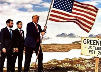 Trump publicó una imagen suya poniendo la bandera de EE.UU. en Groenlandia como los astronautas en la Luna