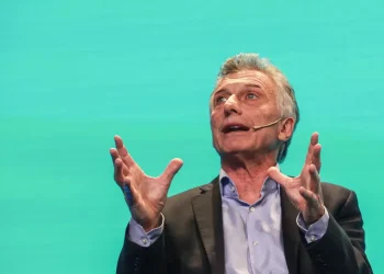 «Mentalidad atrasada»: Mario Bruzzone destrozó a Mauricio Macri por sus dichos sobre la pobreza