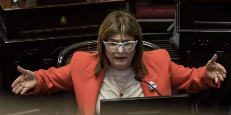 El Gobierno cede ante aliados y elimina el artículo sobre licencias médicas para destrabar la reforma laboral