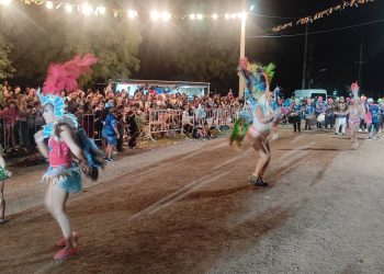 El espíritu del Rey Momo iluminó la noche de Sierra de la Ventana en una edición histórica del Carnaval