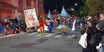 Tornquist vibró al ritmo del Carnaval: una multitud celebró la primera noche