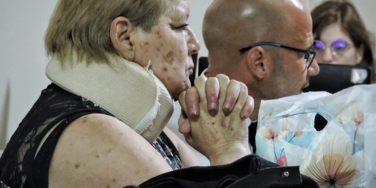 Condenan a 7 años de prisión a una mujer por extorsión con fotos íntimas en Puan