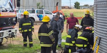 Bomberos rescataron a una persona en planta de silos de Tornquist