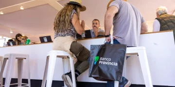 Competencia entre bancos: el Nación y el Provincia anunciaron crédito en dólares a tasa cero para el agro