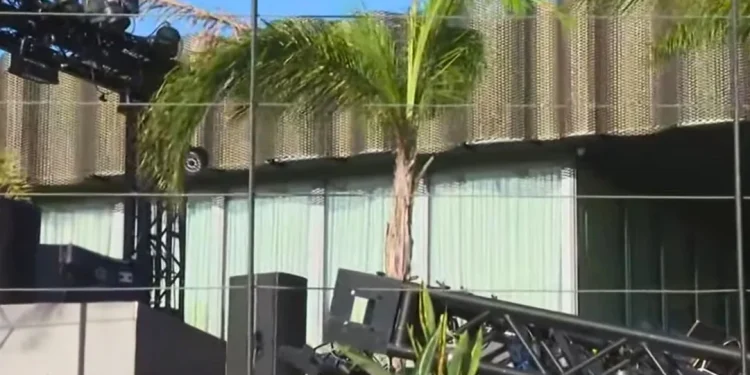 El derrumbe de un escenario en un boliche de Costanera dejó 15 heridos y 700 evacuados