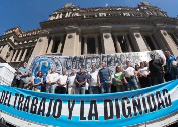 La CGT presentó un amparo contra la reforma laboral de Milei