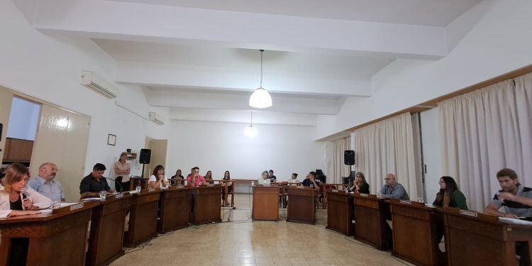 Primera Sesión Ordinaria: Entre la agenda administrativa y los fuertes reclamos de la oposición