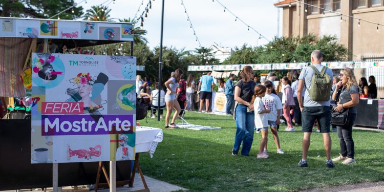 Tornquist conmemoró el Día Internacional de la Mujer con la 5° Feria ‘MostrArte Mujer’