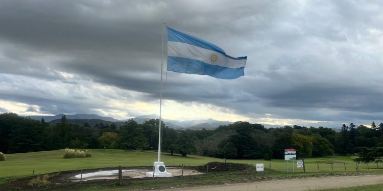 Alerta por vientos fuertes y abrupto descenso térmico en el arranque del fin de semana largo