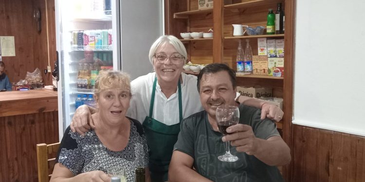 El destino los trajo de vuelta: de su Luna de Miel en el «Motel Maitén» a ganar la cena de «La Rusa Lili»