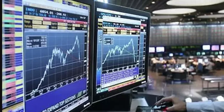 La tensión global golpea a la Argentina: suben el dólar y el riesgo país, y se hunden las acciones en Wall Street