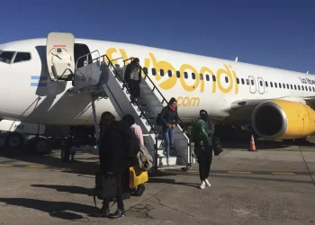 Flybondi ofrece el retiro voluntario a todos sus 1.500 empleados