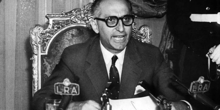 ¿Qué pasó un 29 de marzo de 1962? La caída de Arturo Frondizi y un nuevo quiebre institucional en Argentina