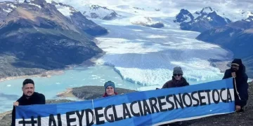Milei avanza en el Congreso contra la Ley de Glaciares mientras aumenta el rechazo social y de expertos