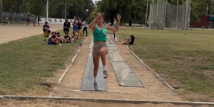La Escuela Municipal de Atletismo dio inicio a su calendario competitivo anual
