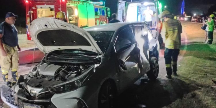 Accidente en el acceso a Saldungaray: trabajan servicios de emergencia en ruta 72