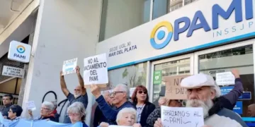 PAMI: médicos y afiliados se manifestaron contra el ajuste del Gobierno