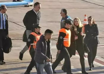 En medio de la investigación judicial por enriquecimiento ilícito, Adorni llegó a Vaca Muerta con Karina Milei